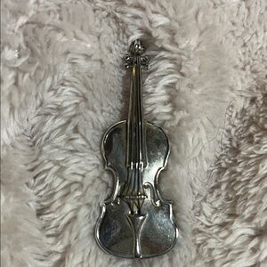 Elegant Silver Violin Ornament